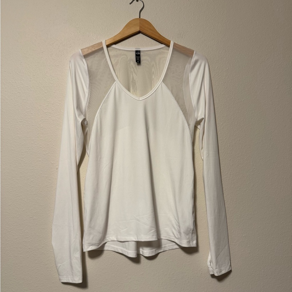 Elegant White Long Sleeve V-Neck Top